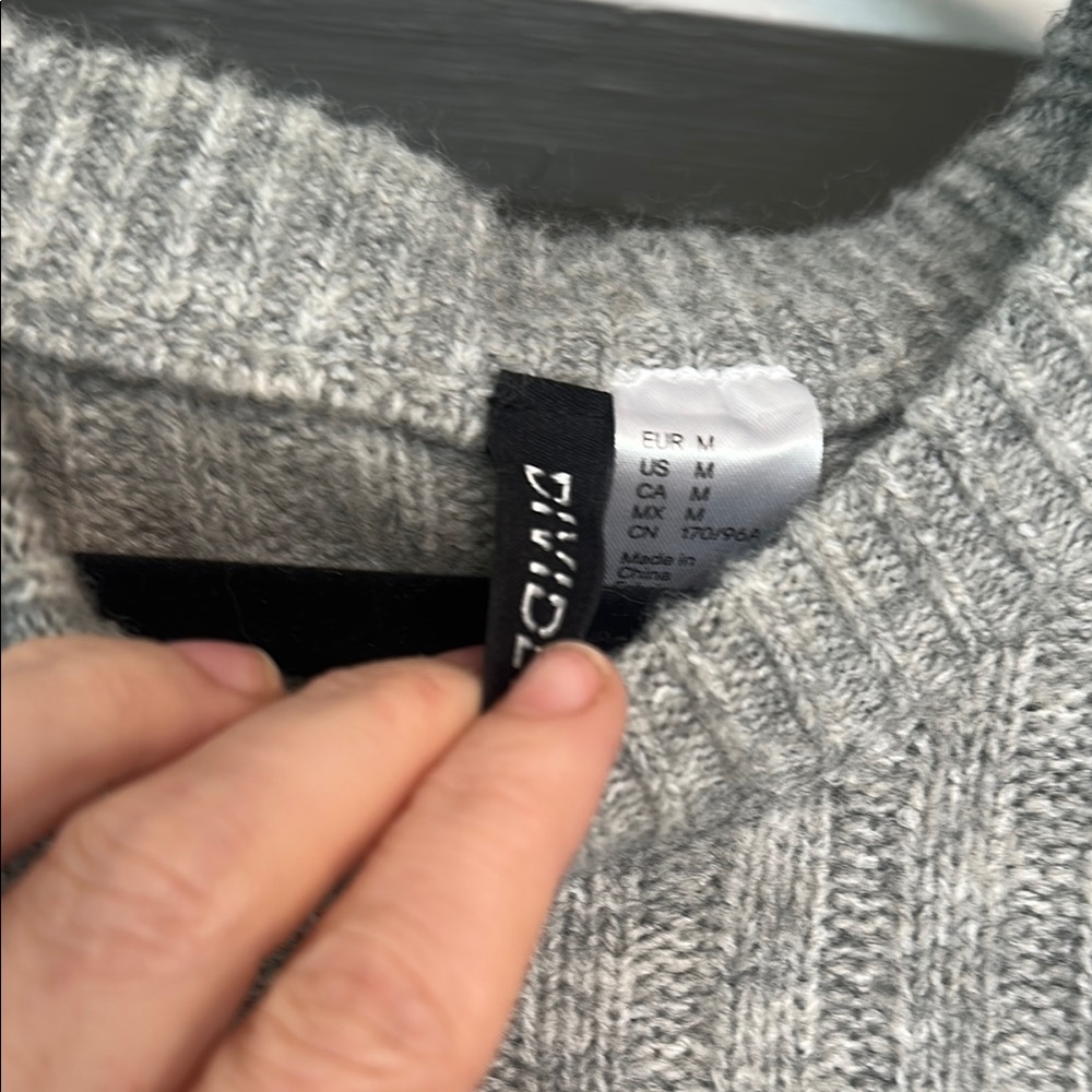 H&M Rib-knit Flared Dress - Picture 2 of 4
